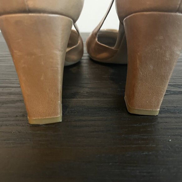 Franco Sarto Women’s Leather Pumps with Square Toe and Oversized Buckle – Size 9 - Picture 8 of 9